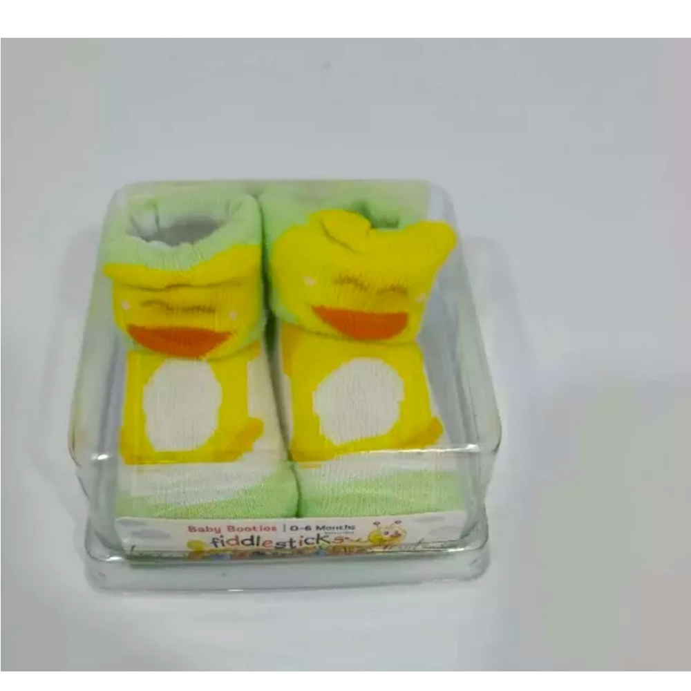 Newborn 0-6 month Baby duck socks comes in box, gender neutral Fiddlestick brand